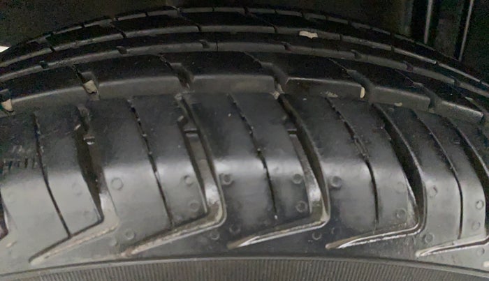 2016 Datsun Redi Go T (O), Petrol, Manual, 7,352 km, Right Rear Tyre Tread