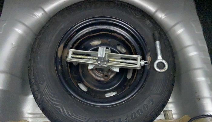 2016 Datsun Redi Go T (O), Petrol, Manual, 7,352 km, Dicky (Boot door) - Tool missing