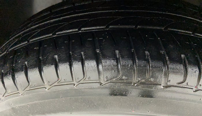 2019 Hyundai Elite i20 1.2 MAGNA PLUS VTVT, Petrol, Manual, 21,916 km, Left Front Tyre Tread