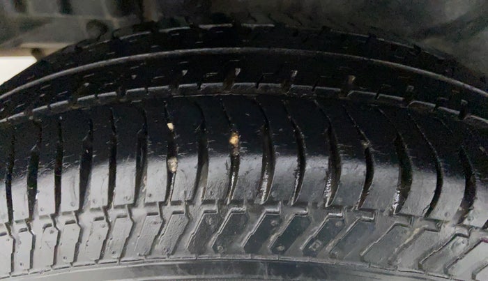 2015 Maruti Swift Dzire VXI 1.2 BS IV, Petrol, Manual, 23,976 km, Right Rear Tyre Tread