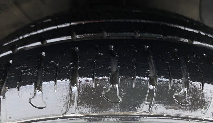 2018 Hyundai Grand i10 SPORTZ 1.2 KAPPA VTVT, Petrol, Manual, 13,696 km, Right Front Tyre Tread