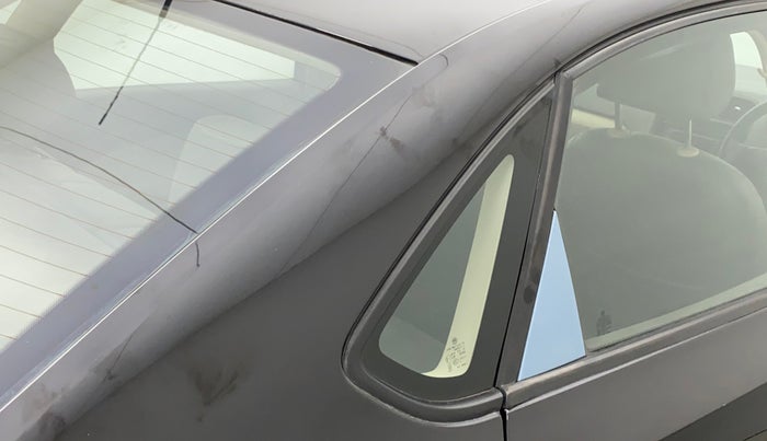 2011 Volkswagen Vento TRENDLINE 1.6, Petrol, Manual, 37,237 km, Right C pillar - Minor scratches