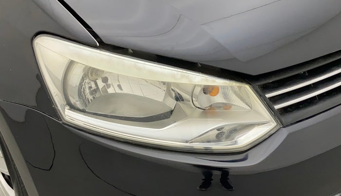 2011 Volkswagen Vento TRENDLINE 1.6, Petrol, Manual, 37,237 km, Right headlight - Minor scratches