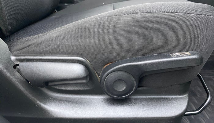 2015 Maruti Swift ZDI, Diesel, Manual, 86,907 km, Driver Side Adjustment Panel