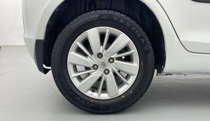 2015 Maruti Swift ZDI, Diesel, Manual, 86,907 km, Right Rear Wheel