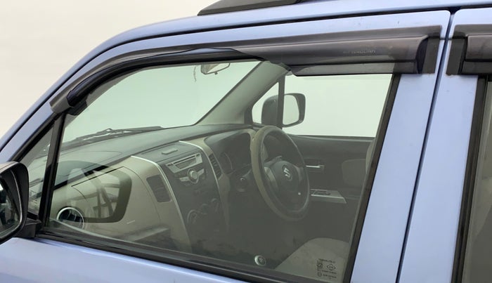 2013 Maruti Wagon R 1.0 VXI, Petrol, Manual, 72,094 km, Front passenger door - Door visor damaged