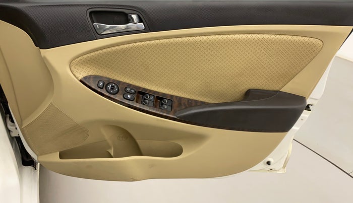 2013 Hyundai Verna FLUIDIC 1.6 VTVT SX OPT, Petrol, Manual, 91,163 km, Driver Side Door Panels Control
