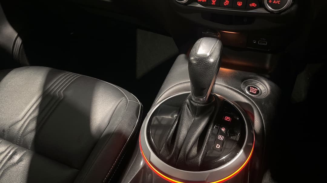 2023 Nissan Juke St-l, Automatic, 54345 km, Gear Lever 