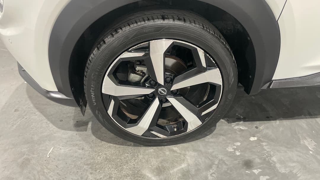 2023 Nissan Juke St-l, Automatic, 54345 km, Left Front Wheel
