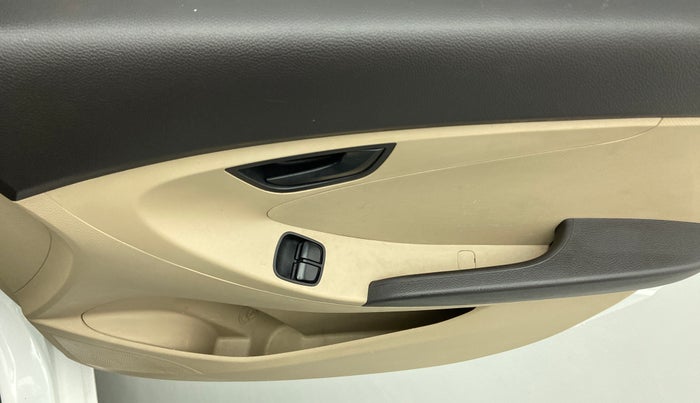 2017 Hyundai Eon ERA PLUS, Petrol, Manual, 48,804 km, Driver Side Door Panels Control