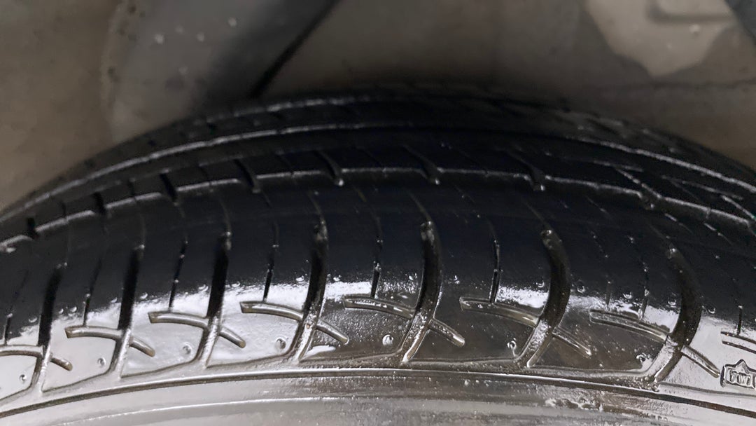 Left Rear Tyre Tread