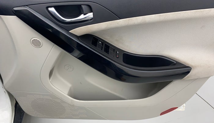 2021 Tata NEXON XZ+ 1.2, Petrol, Manual, 14,614 km, Driver Side Door Panels Control