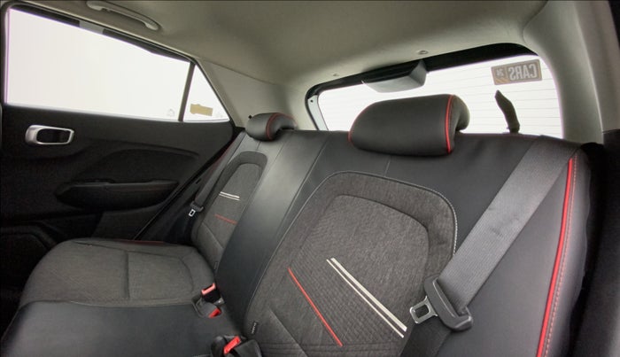 2020 Hyundai VENUE SX 1.0 TURBO IMT DUAL TONE SPORT, Petrol, Manual, 30,801 km, Right Side Rear Door Cabin