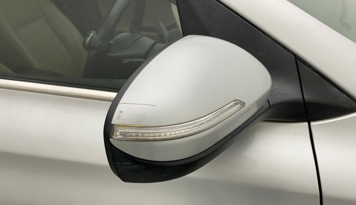 2017 Hyundai Elite i20 SPORTZ 1.2, Petrol, Manual, 73,928 km, Right rear-view mirror - Minor scratches