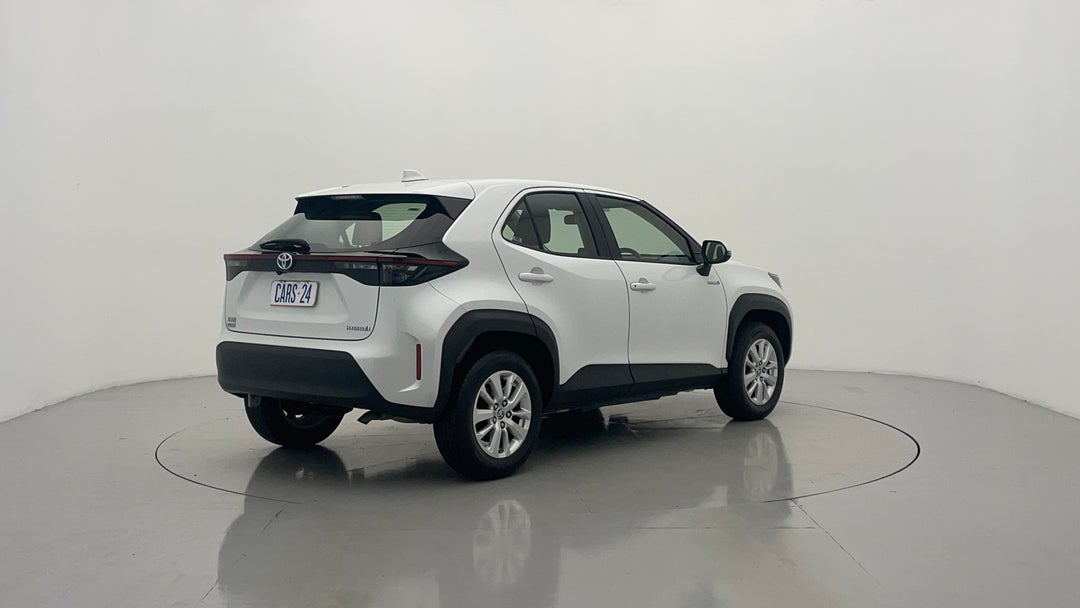 2023 Toyota Yaris Cross Gx Hybrid, Automatic, 52073 km, Right Back Diagonal (45- Degree) View