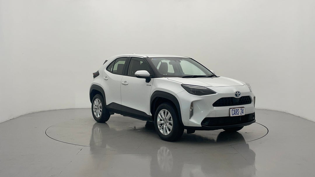2023 Toyota Yaris Cross Gx Hybrid, Automatic, 52073 km, Right Front Diagonal (45- Degree) View