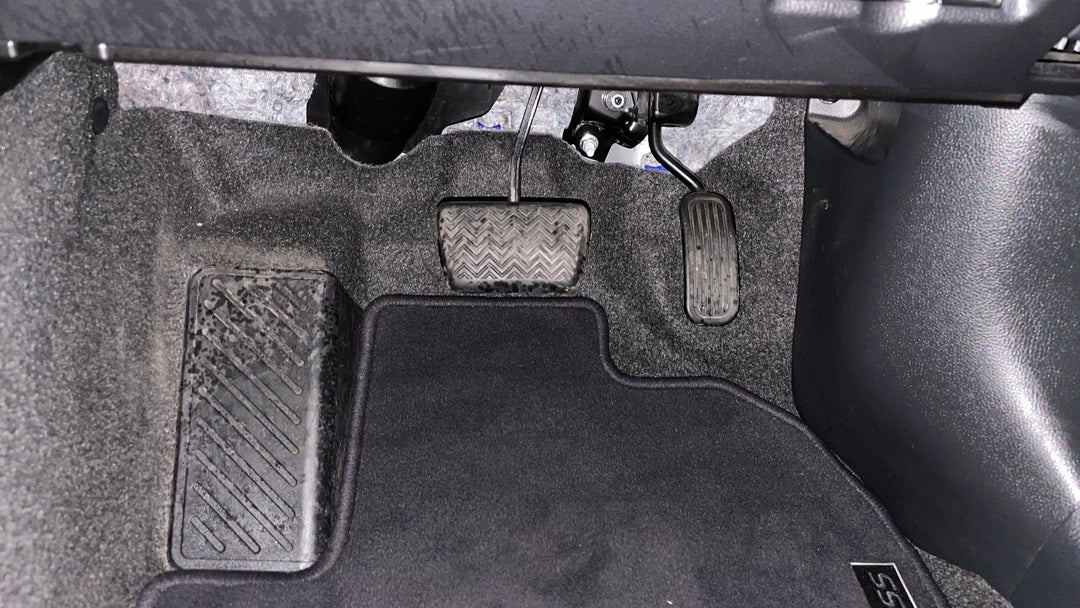 2023 Toyota Yaris Cross Gx Hybrid, Automatic, 52073 km, Pedals and Footmat