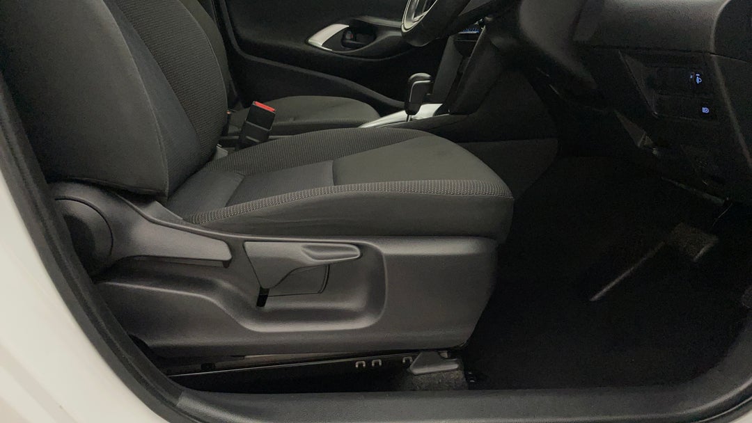 2023 Toyota Yaris Cross Gx Hybrid, Automatic, 52073 km, Drivers Side Adjustment Panel