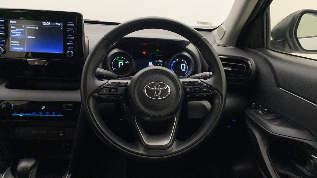 2023 Toyota Yaris Cross Gx Hybrid, Automatic, 52073 km, Steering Wheel Close-up