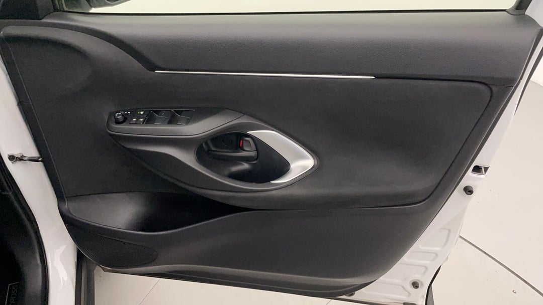 2023 Toyota Yaris Cross Gx Hybrid, Automatic, 52073 km, Speaker View