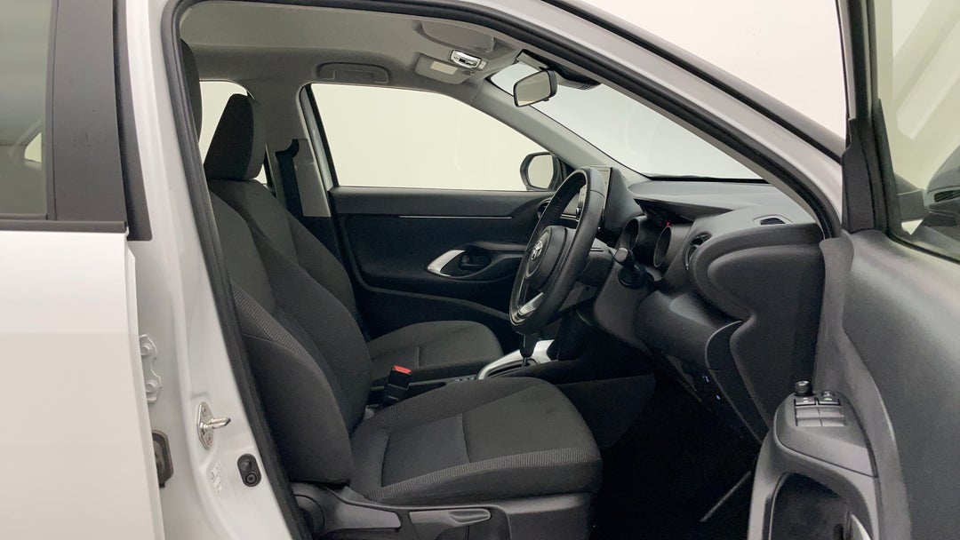 2023 Toyota Yaris Cross Gx Hybrid, Automatic, 52073 km, Right Side Front Door Cabin View