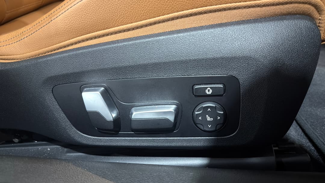 2023 BMW 2 30i M Sport, Automatic, 21605 km, Drivers Side Adjustment Panel