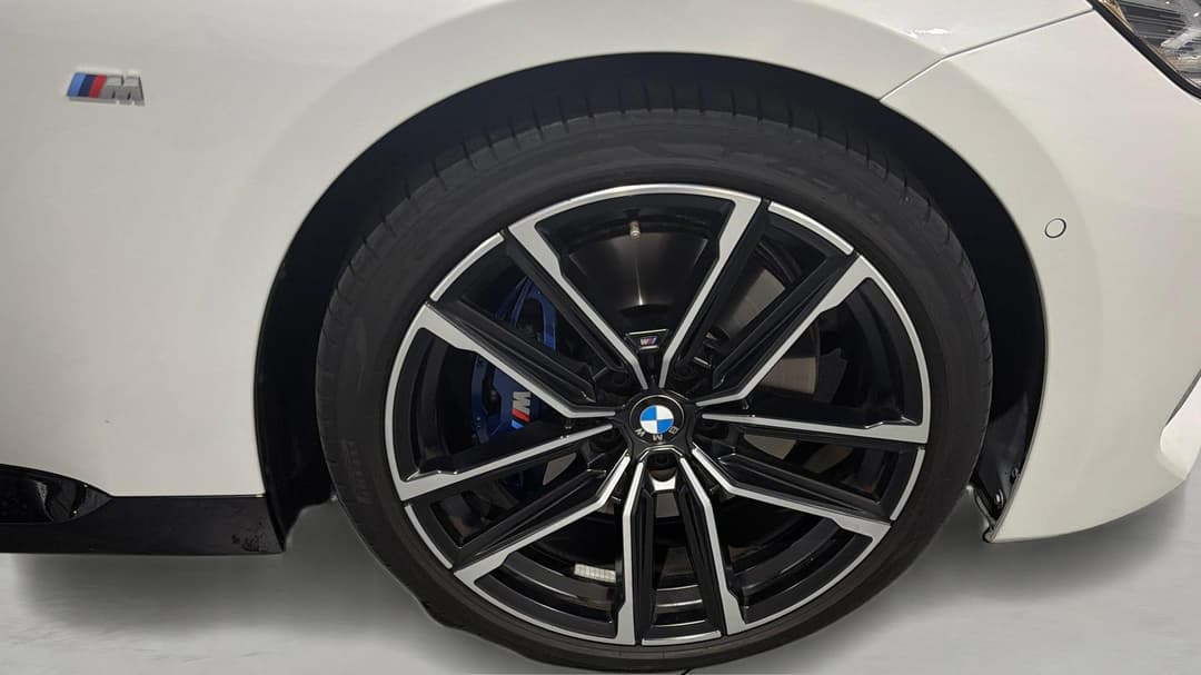 2023 BMW 2 30i M Sport, Automatic, 21605 km, Right Front Wheel