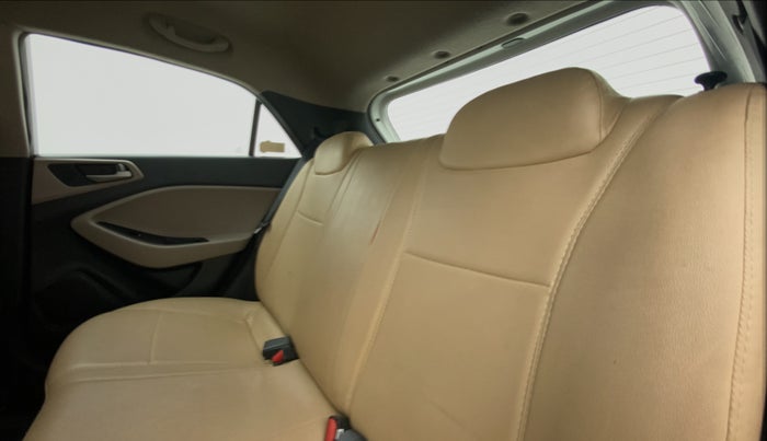 2017 Hyundai Elite i20 ASTA 1.2, Petrol, Manual, 18,327 km, Right Side Rear Door Cabin