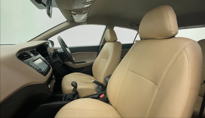 2017 Hyundai Elite i20 ASTA 1.2, Petrol, Manual, 18,327 km, Right Side Front Door Cabin