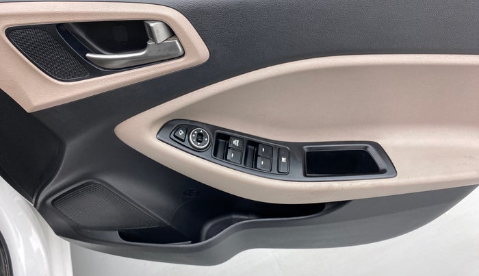 2017 Hyundai Elite i20 ASTA 1.2, Petrol, Manual, 18,327 km, Driver Side Door Panels Control
