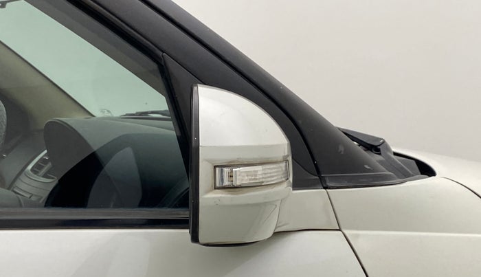 2012 Maruti Swift Dzire VXI, Petrol, Manual, 63,839 km, Right rear-view mirror - Indicator light has minor damage