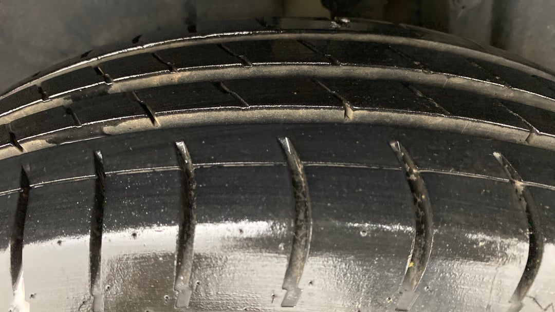 Left Rear Tyre Tread