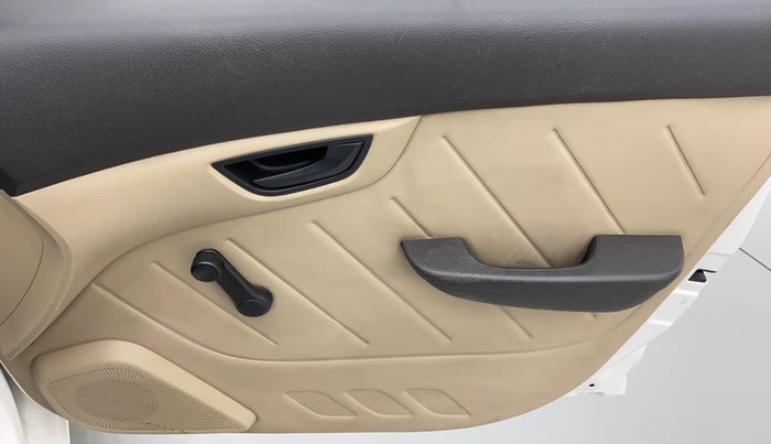 2012 Hyundai Eon D-LITE, Petrol, Manual, 33,961 km, Driver Side Door Panels Control