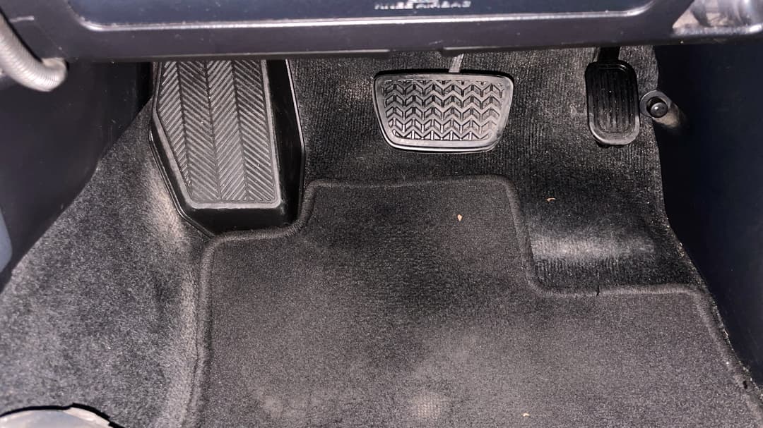 2019 Toyota Landcruiser Prado Gxl (4x4), Automatic, 82175 km, Pedals and Footmat