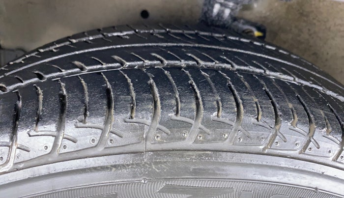 2018 Maruti Celerio ZXI D, Petrol, Manual, 61,683 km, Left Front Tyre Tread