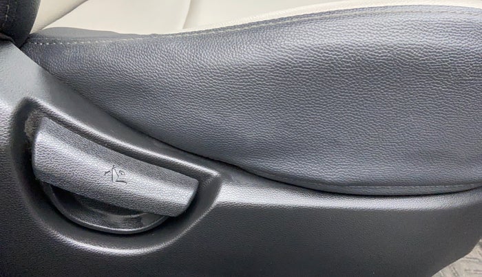 2019 Hyundai Grand i10 SPORTZ 1.2 KAPPA VTVT, Petrol, Manual, 22,011 km, Driver Side Adjustment Panel