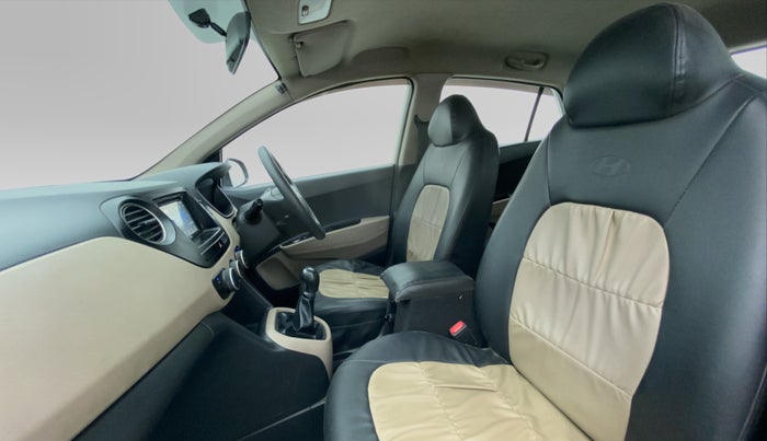 2016 Hyundai Grand i10 MAGNA 1.2 VTVT, CNG, Manual, 54,800 km, Right Side Front Door Cabin View