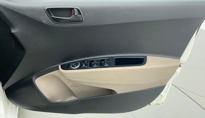 2016 Hyundai Grand i10 MAGNA 1.2 VTVT, CNG, Manual, 54,800 km, Driver Side Door Panels Controls