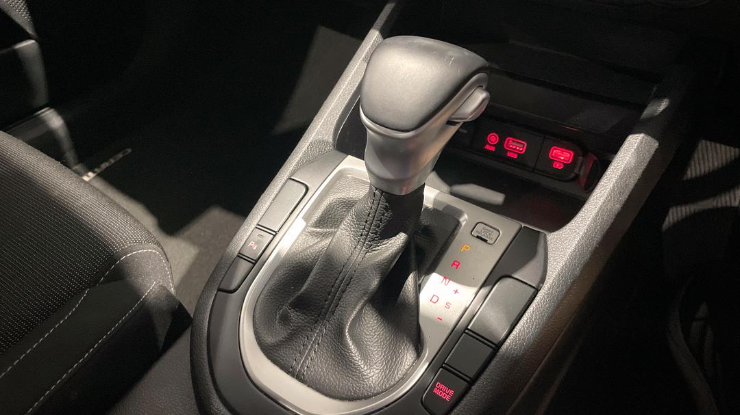 2021 Kia Cerato Sport, Automatic, 103738 km, Gear Lever 