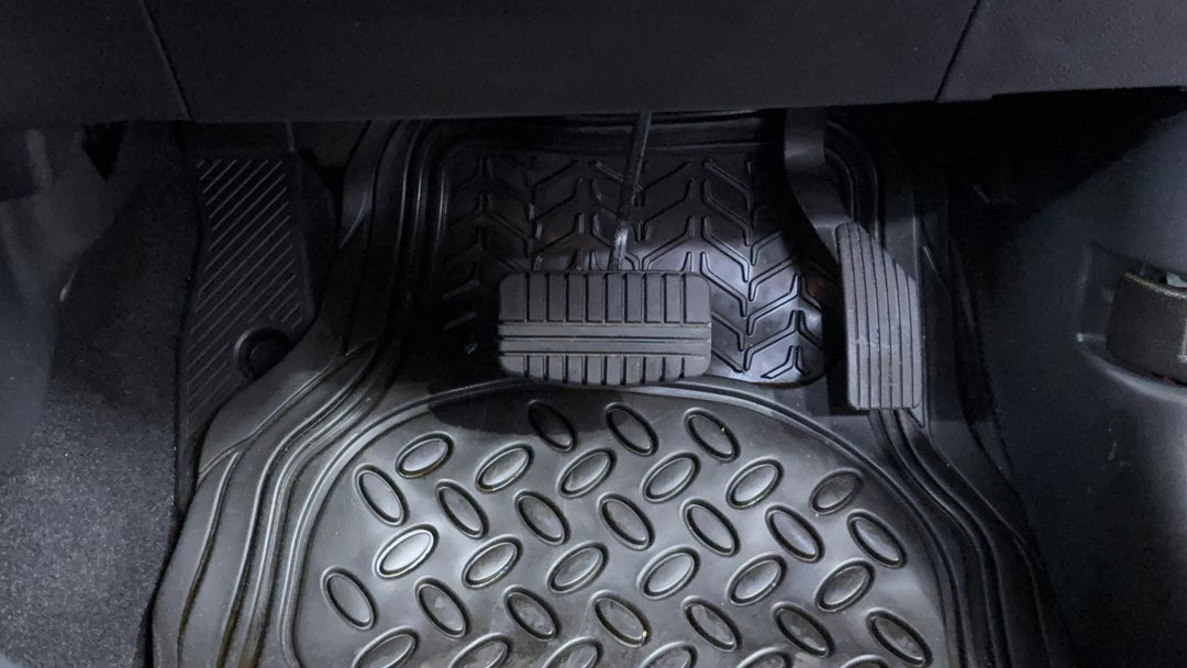 2021 Mitsubishi Outlander Black Edition 7 Seat (2WD), Automatic, 47869 km, Pedals and Footmat