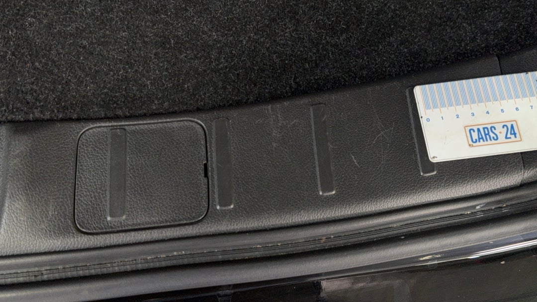 2021 Mitsubishi Outlander Black Edition 7 Seat (2WD), Automatic, 47869 km, Boot / Tailgate Tailgate Scratch