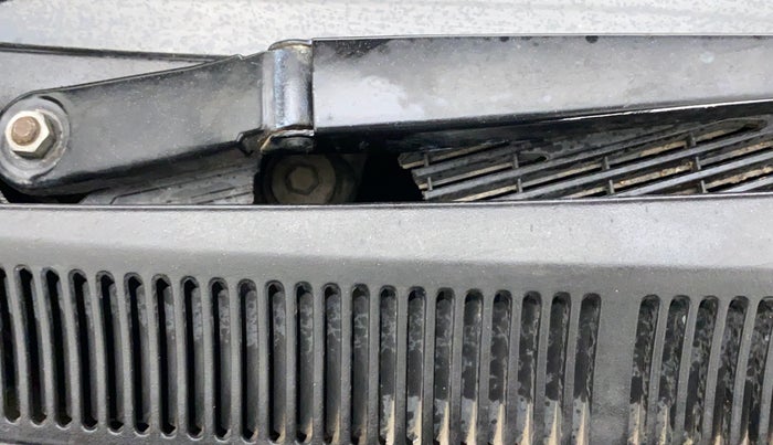 2014 Maruti Ritz VXI, Petrol, Manual, 92,672 km, Bonnet (hood) - Cowl vent panel has minor damage