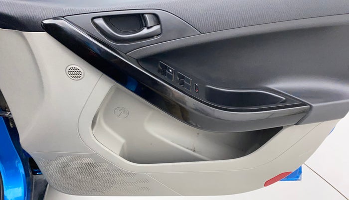 2019 Tata NEXON XMA DIESEL, Diesel, Automatic, 45,716 km, Driver Side Door Panels Control