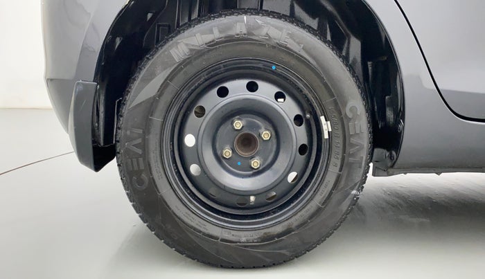 2017 Maruti Swift VXI D, Petrol, Manual, 28,030 km, Right Rear Wheel