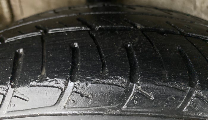 2016 Maruti Celerio VXI CNG D, CNG, Manual, 60,637 km, Right Rear Tyre Tread