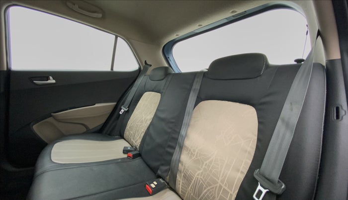 2014 Hyundai Grand i10 SPORTZ 1.2 KAPPA VTVT, Petrol, Manual, 26,760 km, Right Side Rear Door Cabin