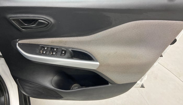 2021 Nissan MAGNITE XE 1.0 MT, Petrol, Manual, 10,111 km, Driver Side Door Panels Control