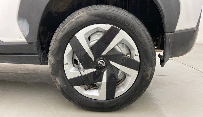 2021 Nissan MAGNITE XE 1.0 MT, Petrol, Manual, 10,111 km, Left Rear Wheel