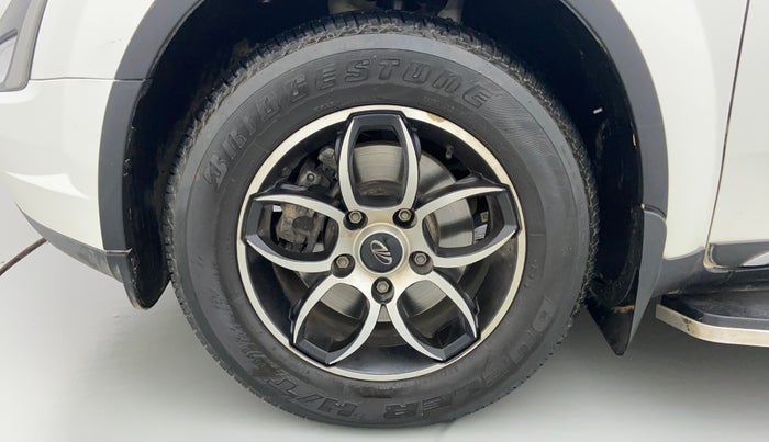 2021 Mahindra XUV500 W7 AT, Diesel, Automatic, 15,770 km, Left Front Wheel