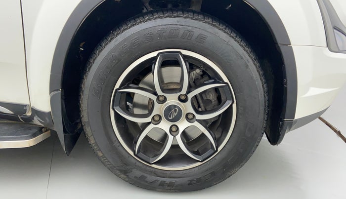 2021 Mahindra XUV500 W7 AT, Diesel, Automatic, 15,770 km, Right Front Wheel
